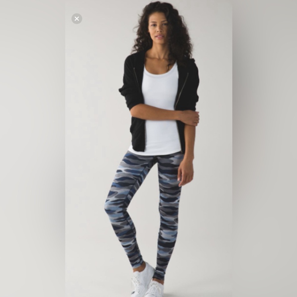 Lululemon Wunder Under Pant Leggings (Hi-Rise)
Mini Coast Camo Deep Navy Sz 8